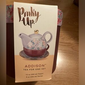 Pinky Up Addison Tea for One Set